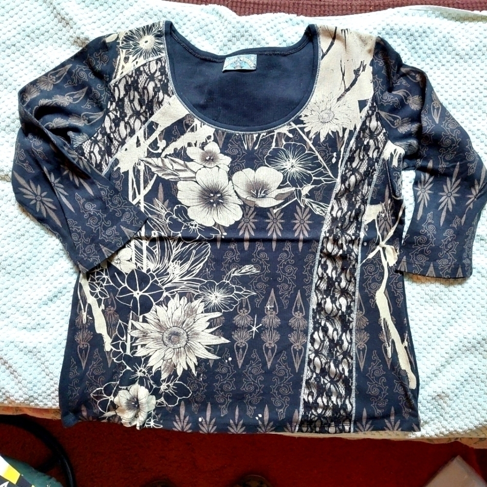 Vanilla Sugar Floral Scoop Neck Pullover, Size XL